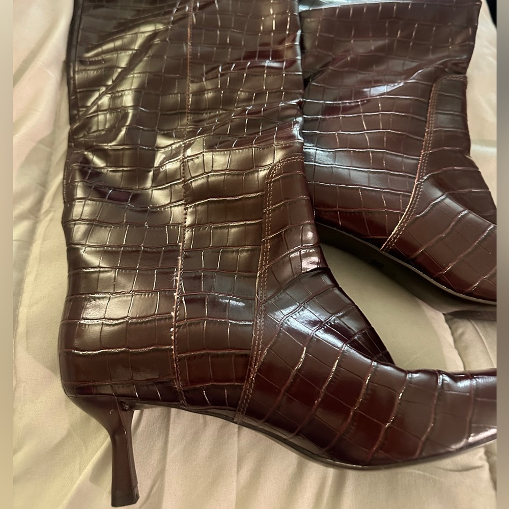 Zara Heel Embossed Knee High  Boots Kitten heel.  -FALL US ALMOST HERE!!